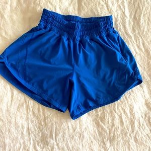 Lululemon Track that mid rise lined short 5 inch